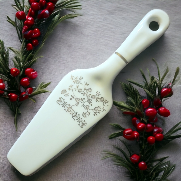 Vtg Harker Pottery Serving Platter Porcelain 22Kt Gold Accents Courtship Pattern - Picture 2 of 7